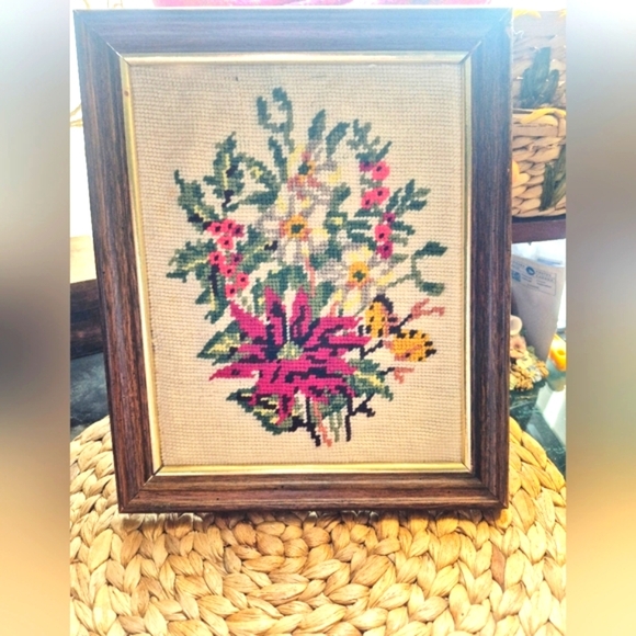 Vintage Floral Needlepoint Art in Wooden Frame 10"x12" - Picture 1 of 6